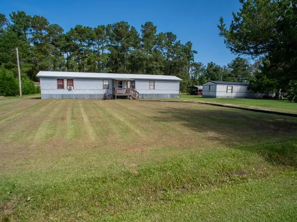 1212 Kingcrest Dr., Loris, SC 29569