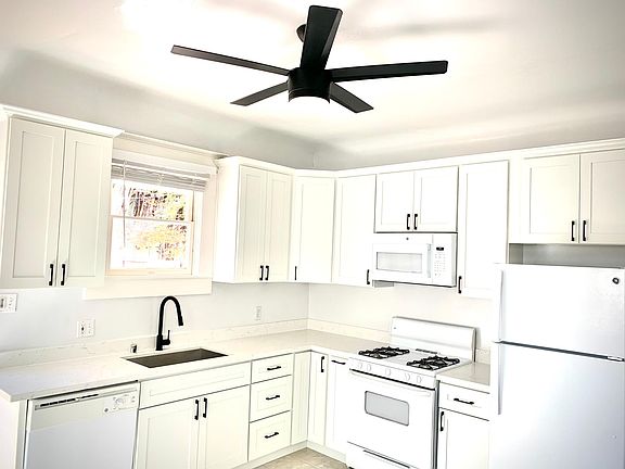5th image of 2214 Capitol Ave #2