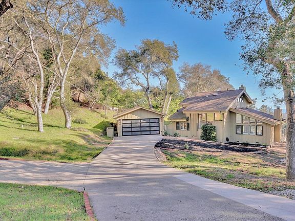 3rd image of 58 Pasatiempo Dr