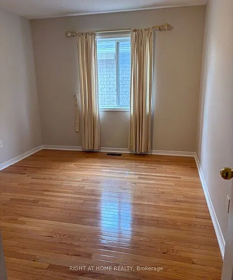 69 Crystal Glen Cres — Photo 15