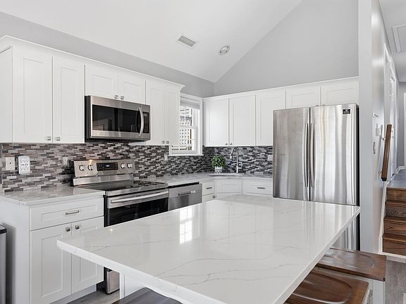 4th image of 3330 Asbury Ave Floor 2