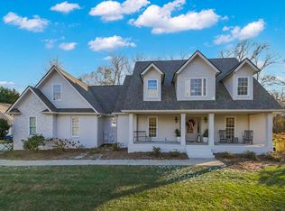 758 W 12th St, Chickamauga, GA 30707