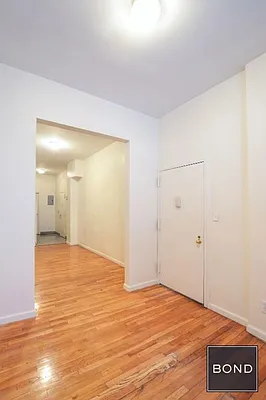 Rented by Bond New York | media 19