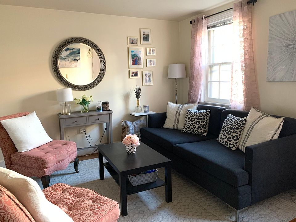 1st image of 917 Pine St APT 302