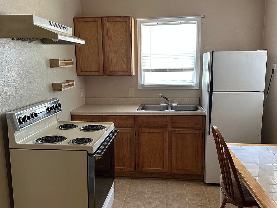 1st image of 915 W Chestnut St APT E