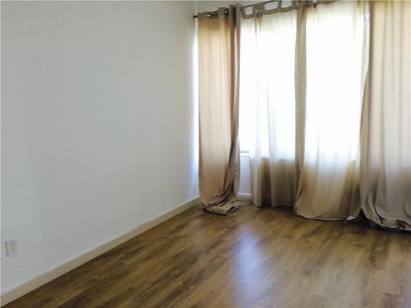 2nd image of 1026 Euclid Ave #106