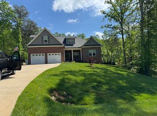 1031 Kapstone Xing, Lexington, NC 27295