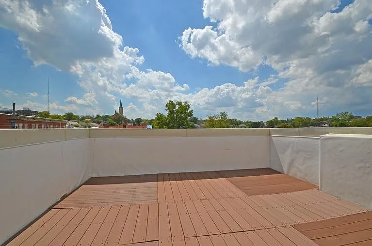 222 E Rochelle St — Photo 7