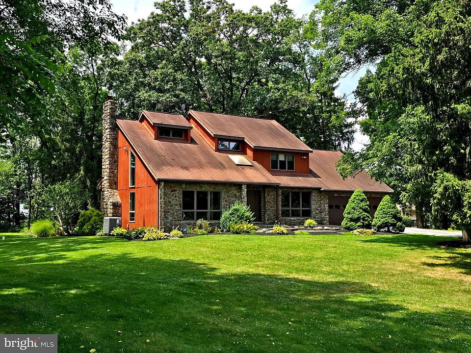 1st image of 720 Topton Rd