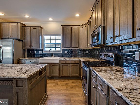 4th image of 138 Hickory Hill Overlook Ct