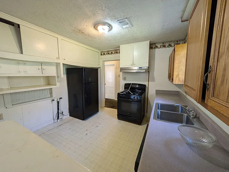 4670 Maddox St — Photo 8