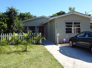 660 NE 34th St, Oakland Park, FL 33334