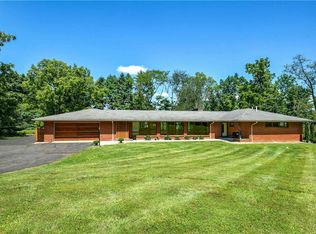 1643 Saucon Valley Rd, Bethlehem, PA 18015