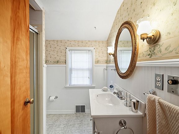 5th image of 92 Massreco St