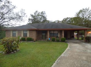 1106 Kelly St, McComb, MS 39648