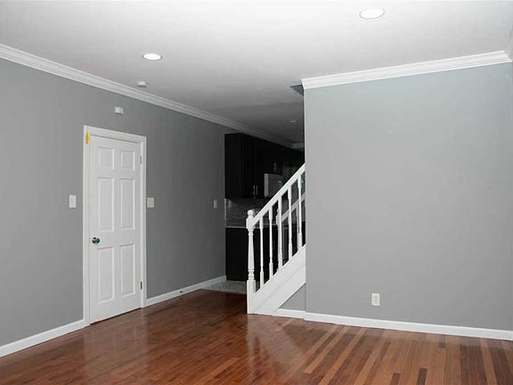 4th image of 113 N Jefferson St