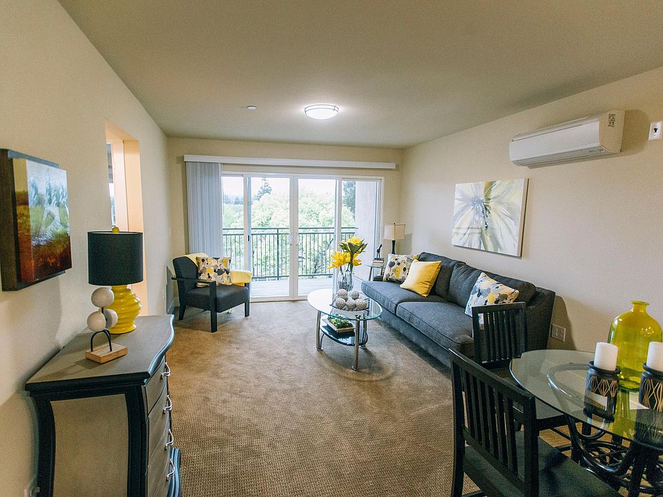 2nd image of 926 Woodside Rd APT 402