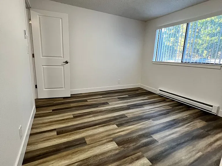 5623-5625 186th Pl SW — Photo 17