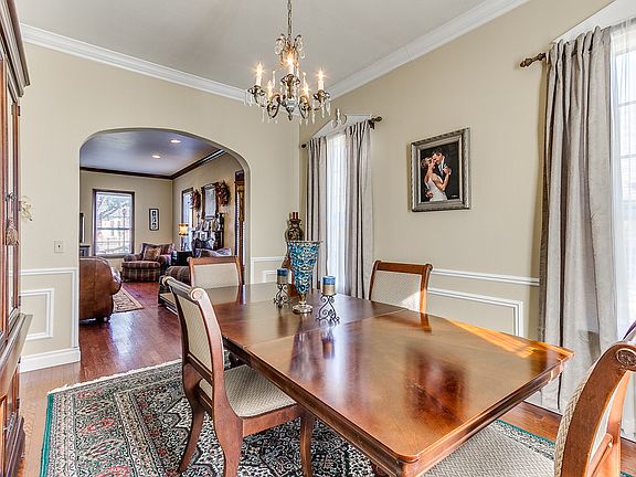5th image of 9812 Stonebridge Dr