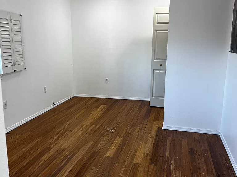 30 W Washington Ave #1B — Photo 6