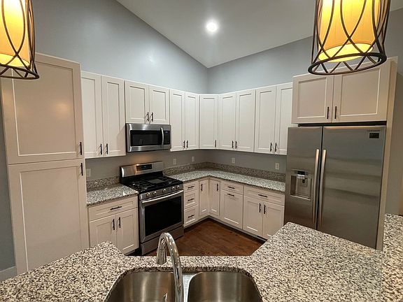 5th image of 1141 Stinson Dr
