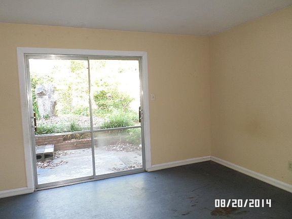 3rd image of 101 Shelia Dr