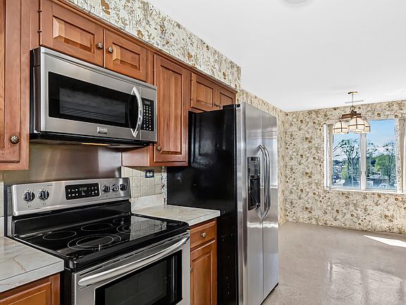 5th image of 6400 N Cicero Ave APT 416