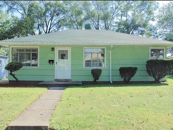 2nd image of 6723 Waveland Ave