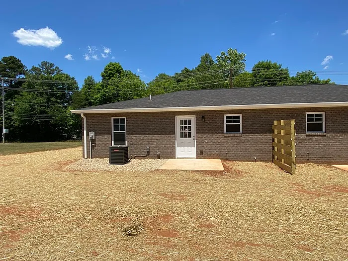131 W Main Dr — Photo 3