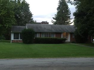 810 E Hillside Rd, Naperville, IL 60540