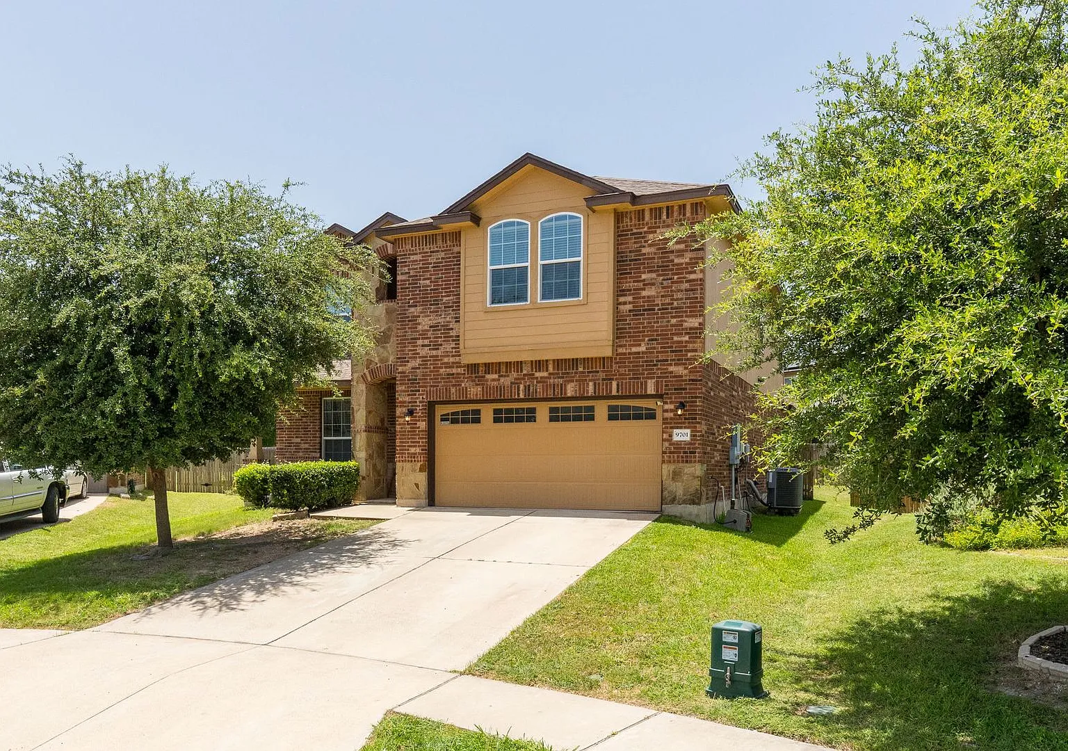 4 bedroom home located in Yowell Ranch with Rent Special — Photo 1