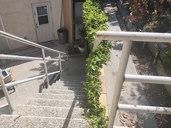 5th image of 1327 Kenter Ave #A