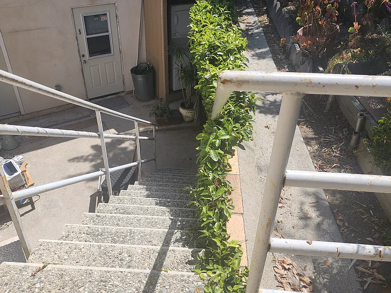 1327 Kenter Ave #A — Photo 5