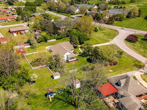 4th image of 1125 Lakeshore Dr
