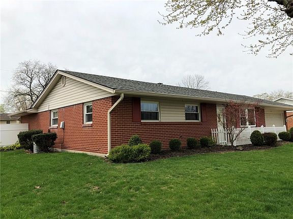 3rd image of 2712 Hazelbrook Dr