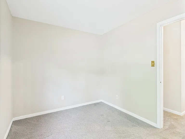 1917 Millsap Ln — Photo 23