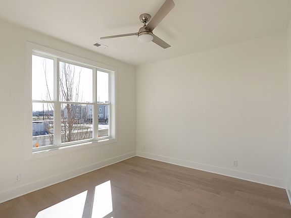 3rd image of 514 Proximity Cir #514