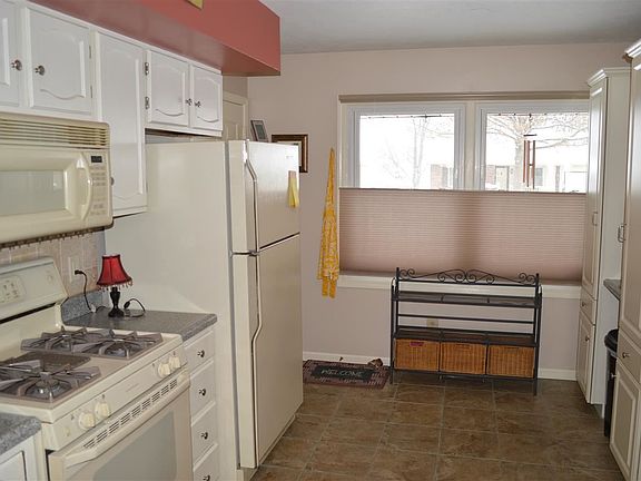 4th image of 1908 E Farnsworth Dr #A