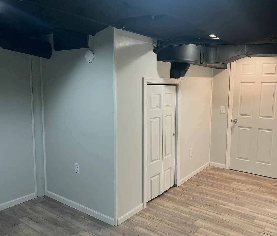 5 bed, 1200 sqft, $2,000 — Photo 3