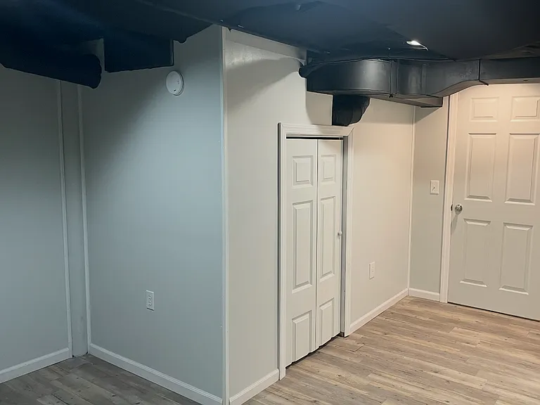 1113 Underwood Ave — Photo 3