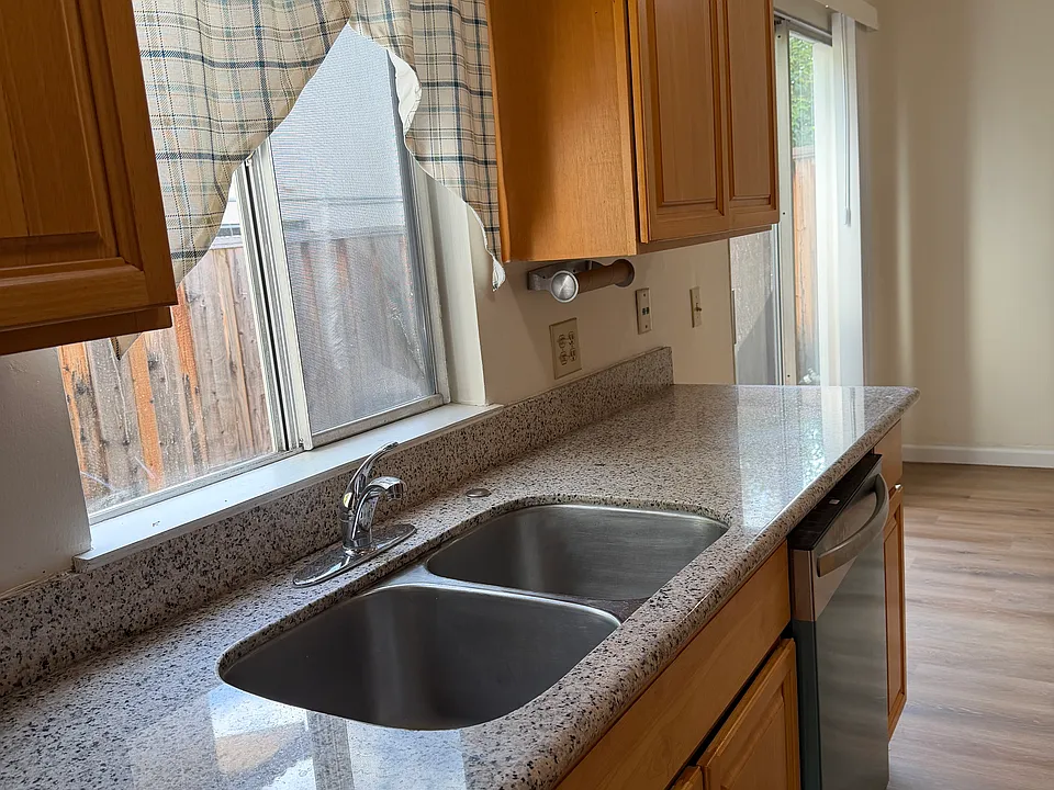 43208 Starr St #B