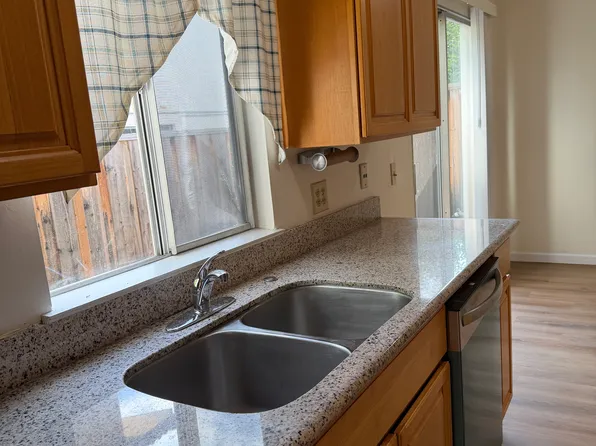 43208 Starr St Unit B, Fremont, CA 94539