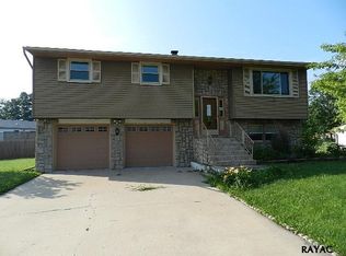 1460 Steeple Chase Dr, Dover, PA 17315