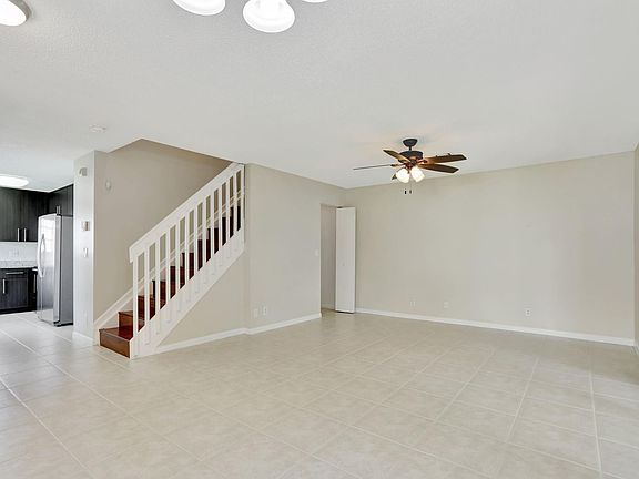 5th image of 4752 SW 13th Place