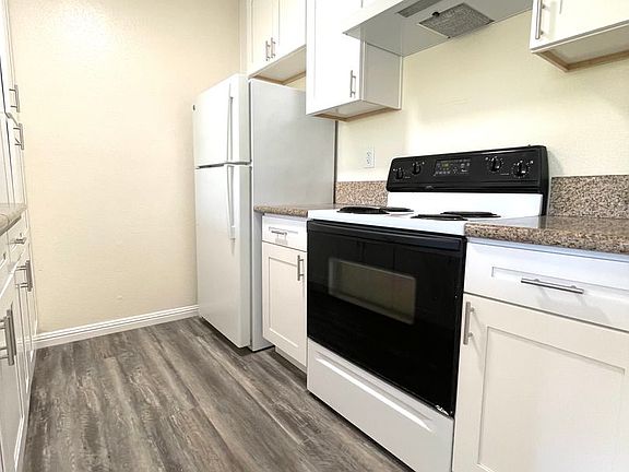4th image of 3769 32nd St APT 6