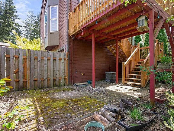2nd image of 131 NE 75th Ave
