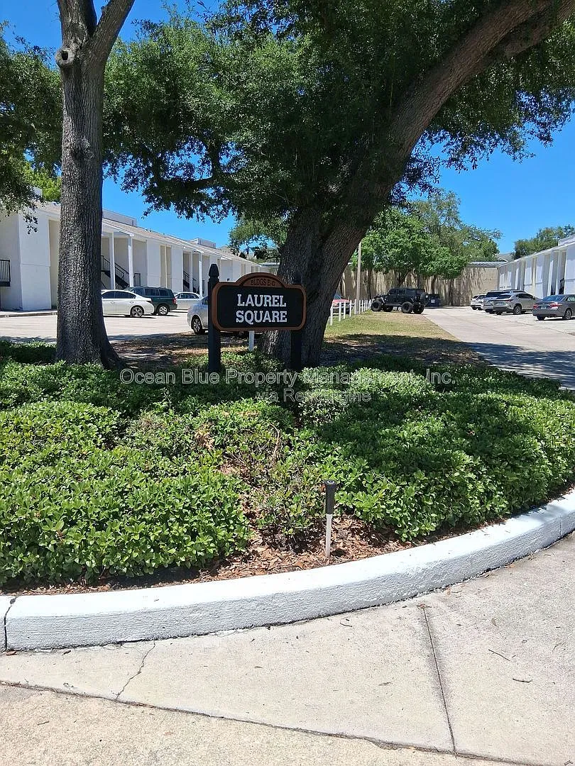 Building Photo - 3811 N Oak Dr #61