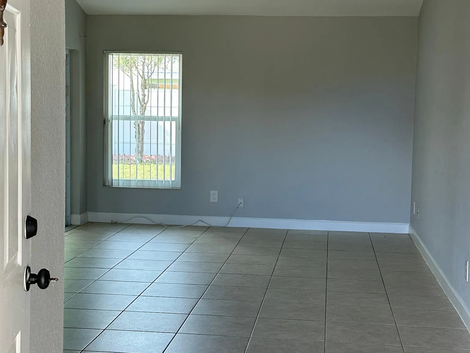 3 bed, 1405 sqft, $2,100 — Photo 4