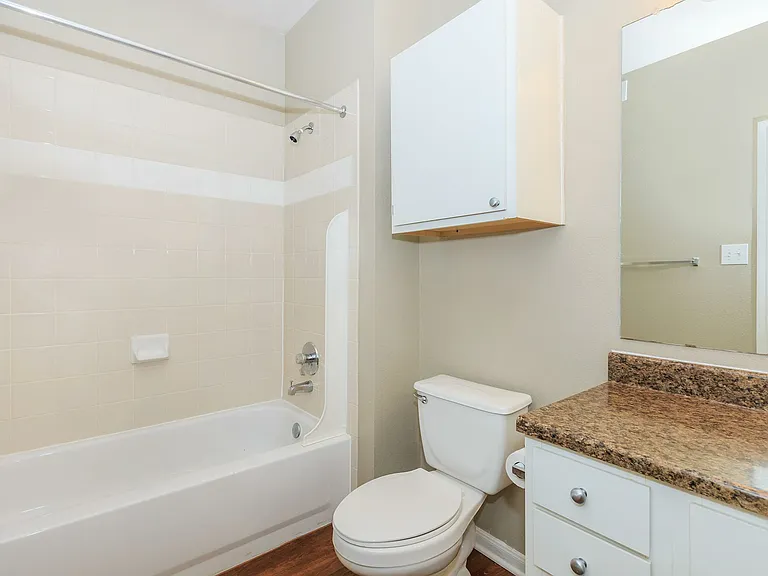 Park Hill Apartments — Photo 16