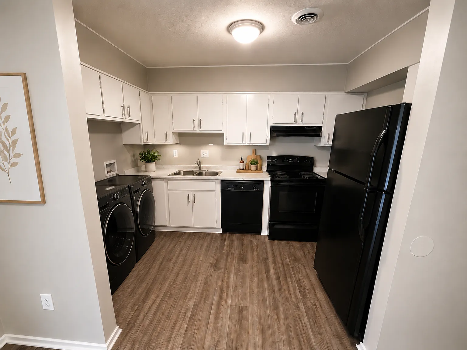 Broadway Townhomes — Photo 4